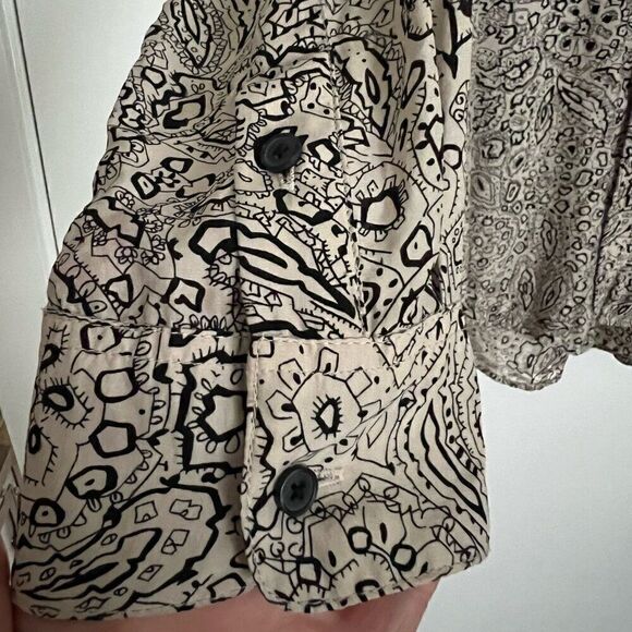 CAbi Womens Blouse Shirt Medium 100% Silk Sketch Print Paisley Button Front - Picture 5 of 10